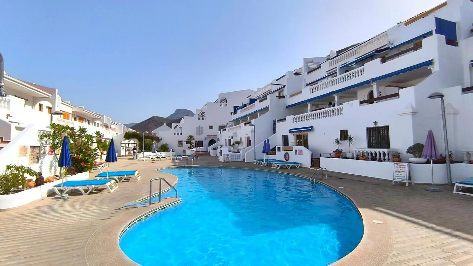 Διαμέρισμα Sunlit Isle - Heated Pool, Fibre Net, Los Cristianos