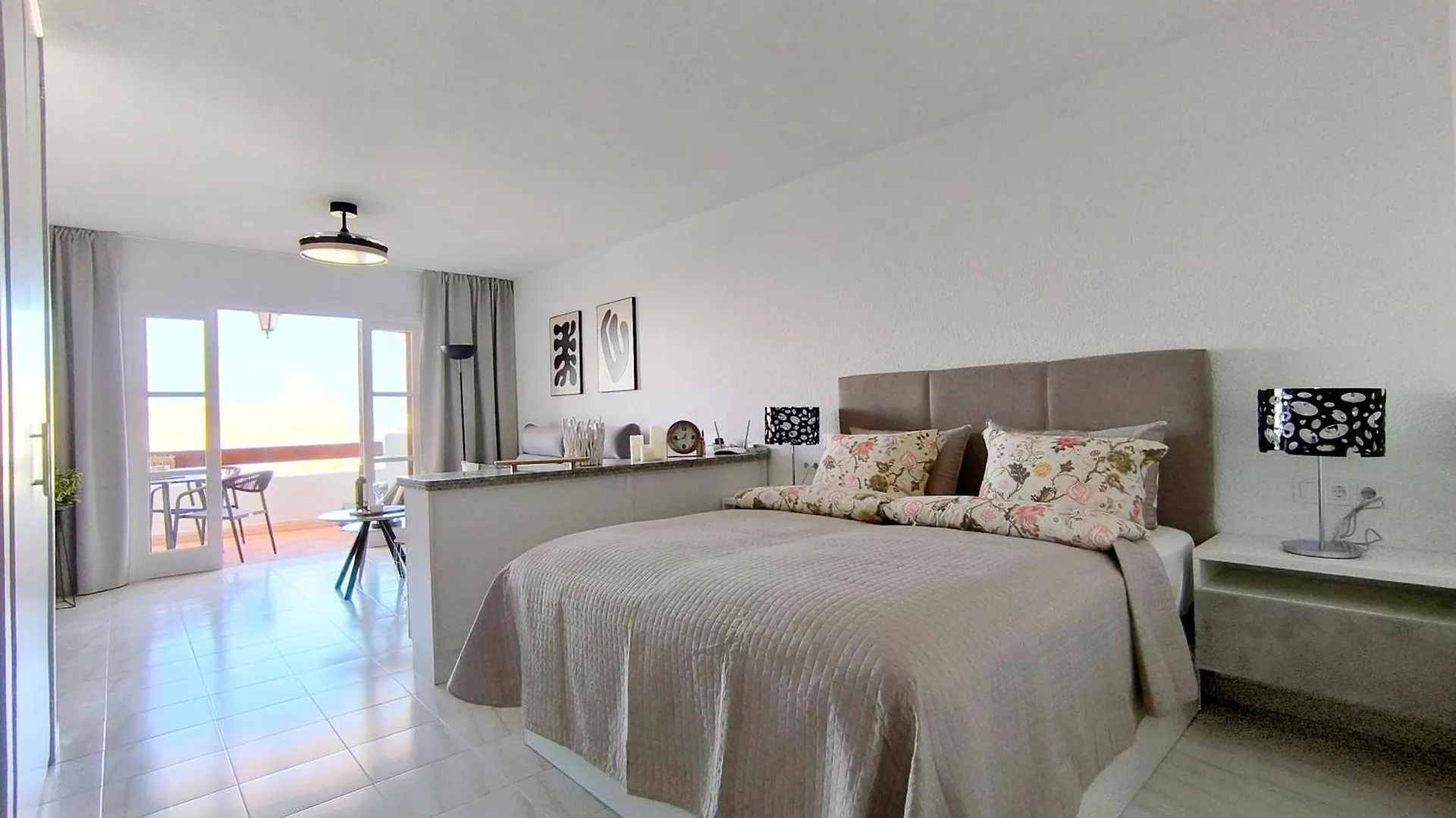 Sunlit Isle - Heated Pool, Fibre Net, Los Cristianos Διαμέρισμα